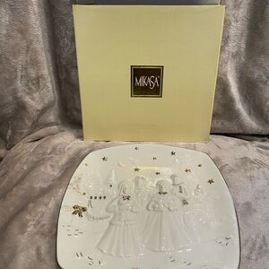 Mikasa holiday decorative plate